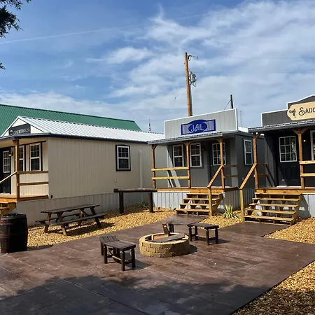 The Outpost Hotel Grand Rivers Exterior photo