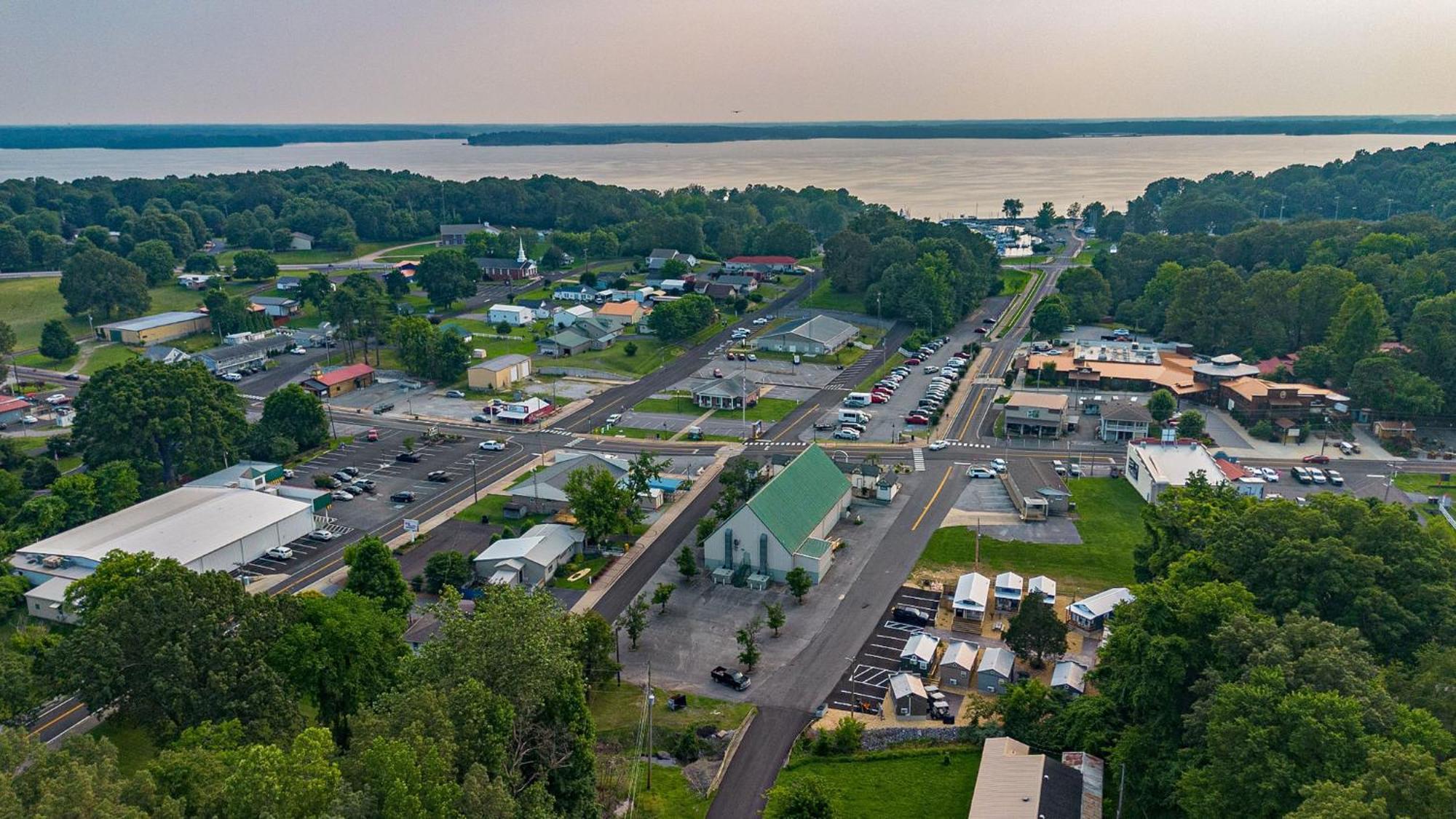 The Outpost Inn Grand Rivers